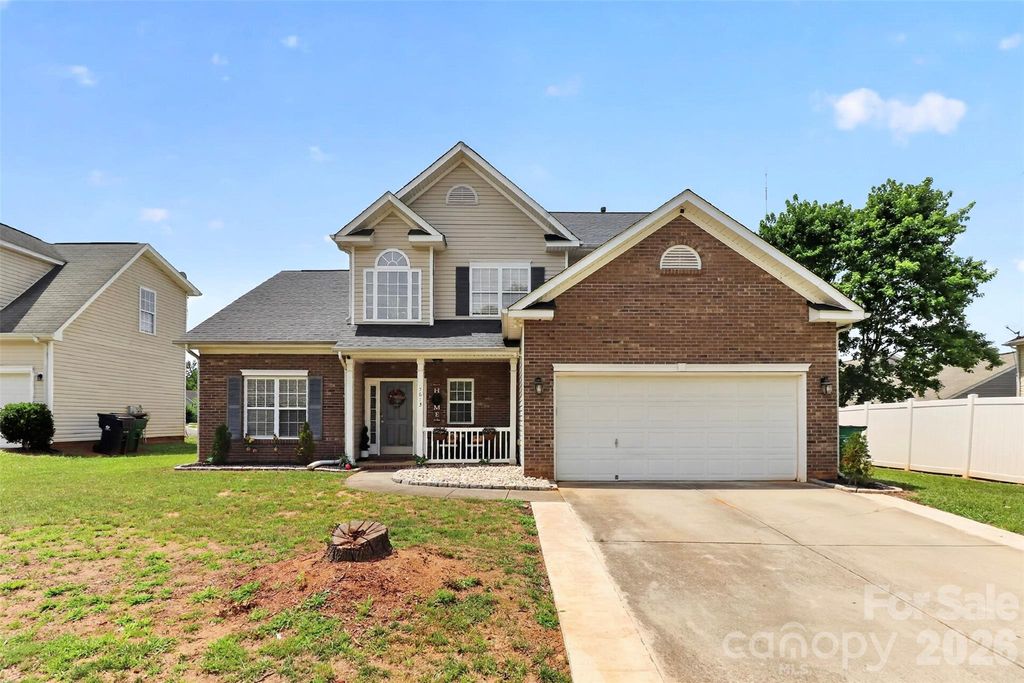 7613 Deluca Drive, Charlotte, NC 28215