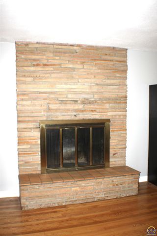 1610 SW Withdean RD, Topeka, KS 66611