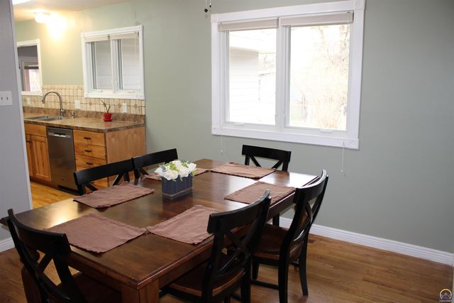 1610 SW Withdean RD, Topeka, KS 66611