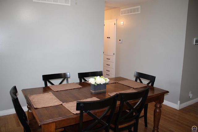 1610 SW Withdean RD, Topeka, KS 66611