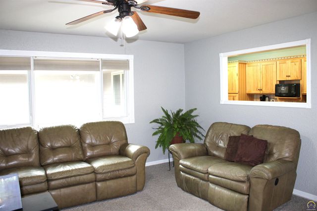 1610 SW Withdean RD, Topeka, KS 66611