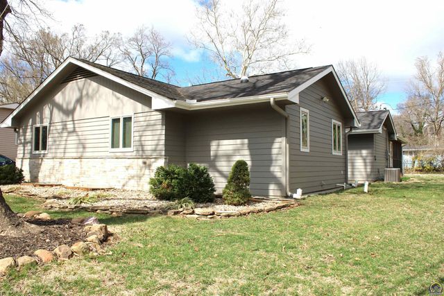 1610 SW Withdean RD, Topeka, KS 66611