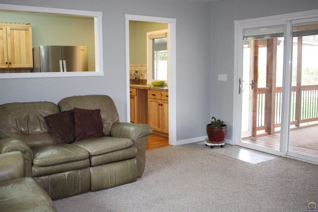 1610 SW Withdean RD, Topeka, KS 66611