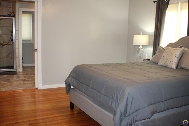 1610 SW Withdean RD, Topeka, KS 66611