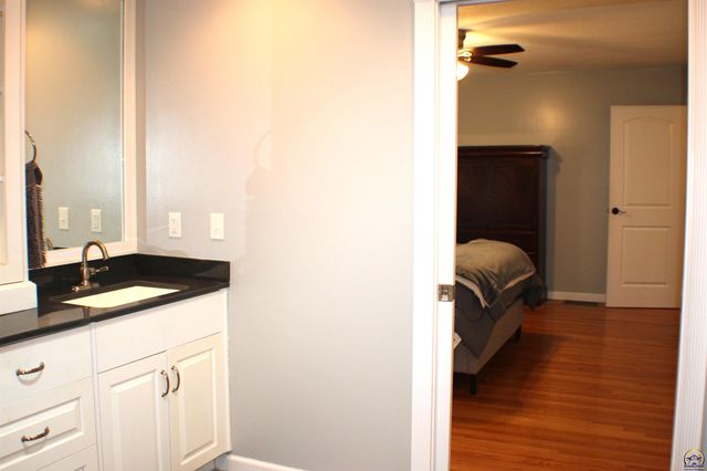 1610 SW Withdean RD, Topeka, KS 66611