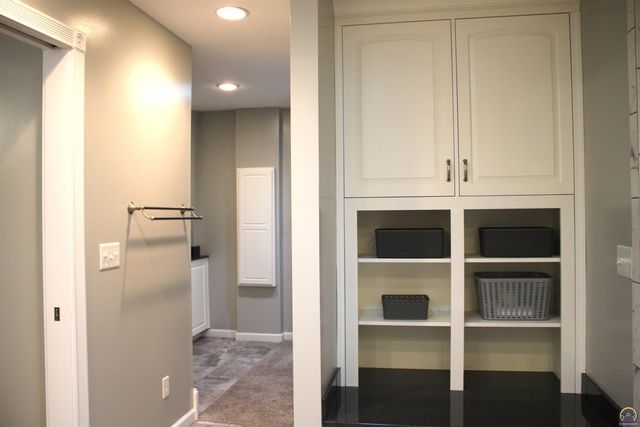 1610 SW Withdean RD, Topeka, KS 66611