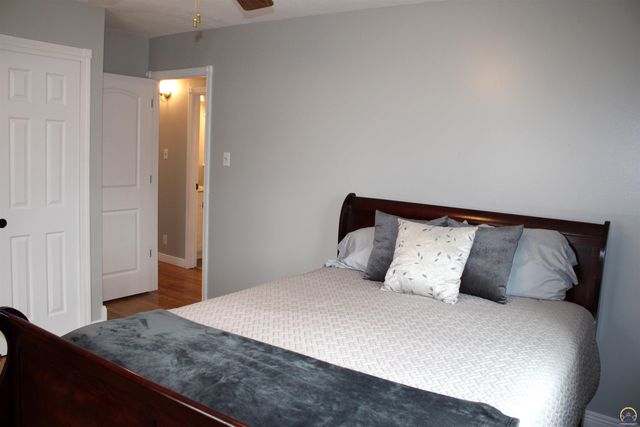 1610 SW Withdean RD, Topeka, KS 66611