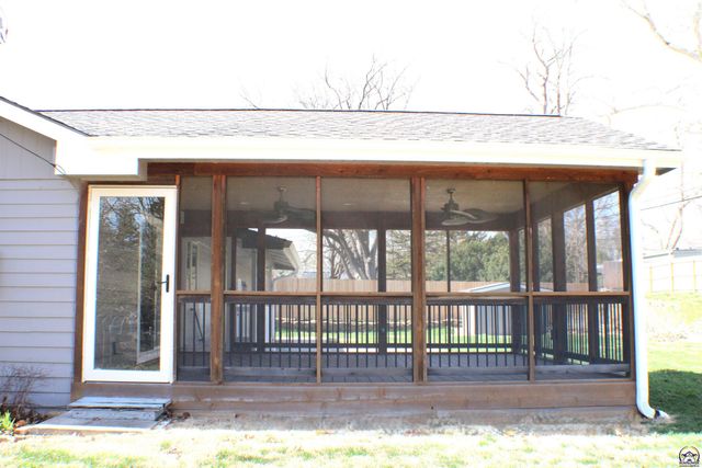 1610 SW Withdean RD, Topeka, KS 66611