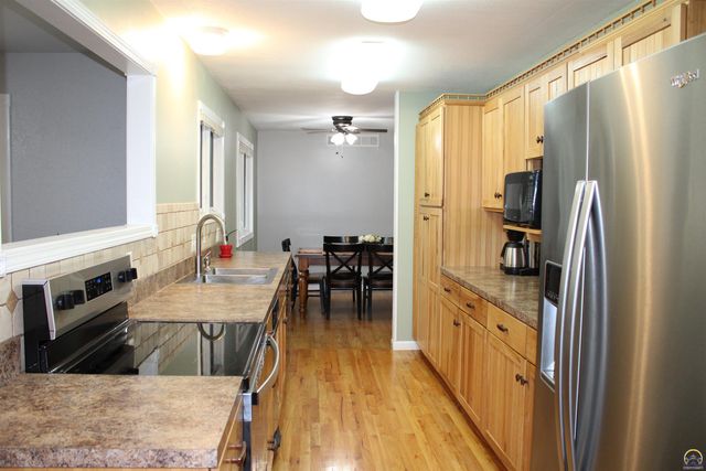 1610 SW Withdean RD, Topeka, KS 66611