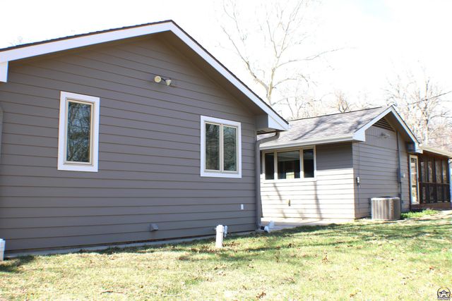 1610 SW Withdean RD, Topeka, KS 66611