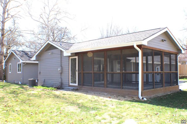 1610 SW Withdean RD, Topeka, KS 66611