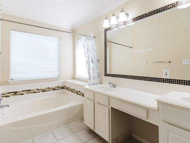 1524 Ballesteros Court, Arlington, TX 76014