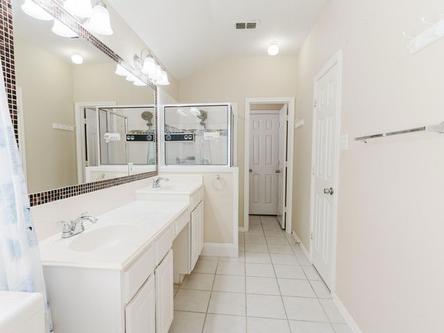 1524 Ballesteros Court, Arlington, TX 76014