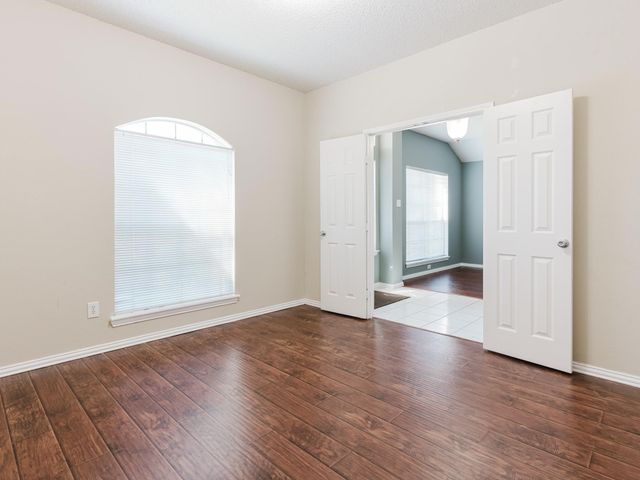 1524 Ballesteros Court, Arlington, TX 76014