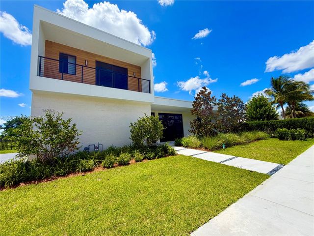 16752 S Botaniko Drive S, Weston, FL 33326