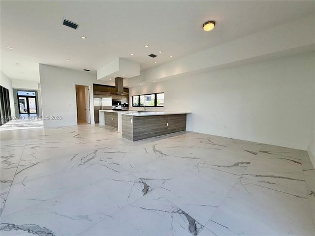16752 S Botaniko Drive S, Weston, FL 33326