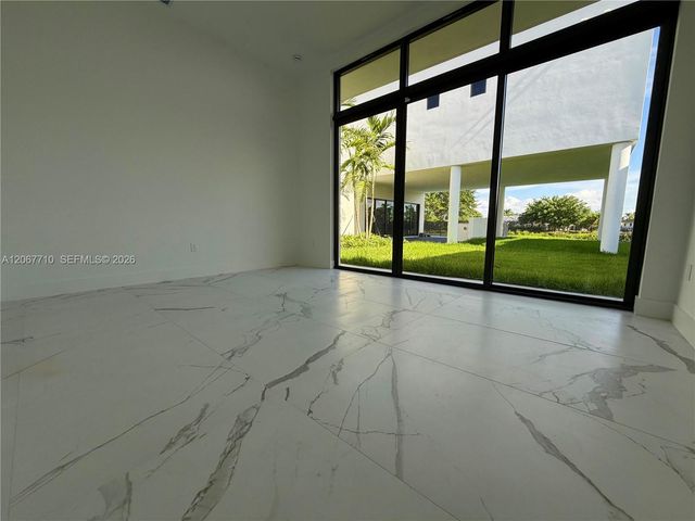 16752 S Botaniko Drive S, Weston, FL 33326
