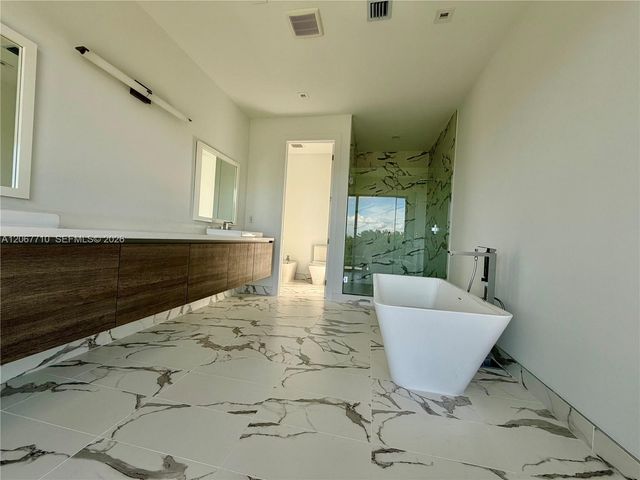 16752 S Botaniko Drive S, Weston, FL 33326