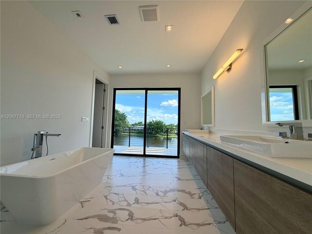 16752 S Botaniko Drive S, Weston, FL 33326