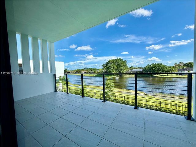 16752 S Botaniko Drive S, Weston, FL 33326