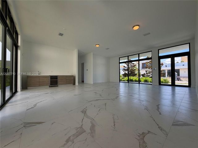 16752 S Botaniko Drive S, Weston, FL 33326