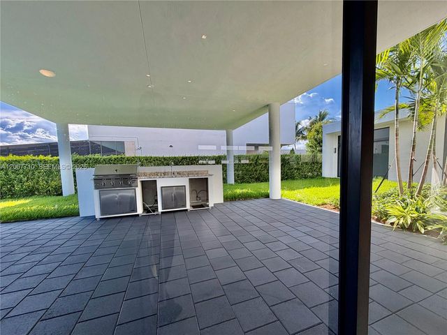 16752 S Botaniko Drive S, Weston, FL 33326