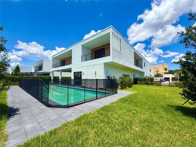 16752 S Botaniko Drive S, Weston, FL 33326