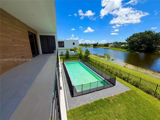 16752 S Botaniko Drive S, Weston, FL 33326