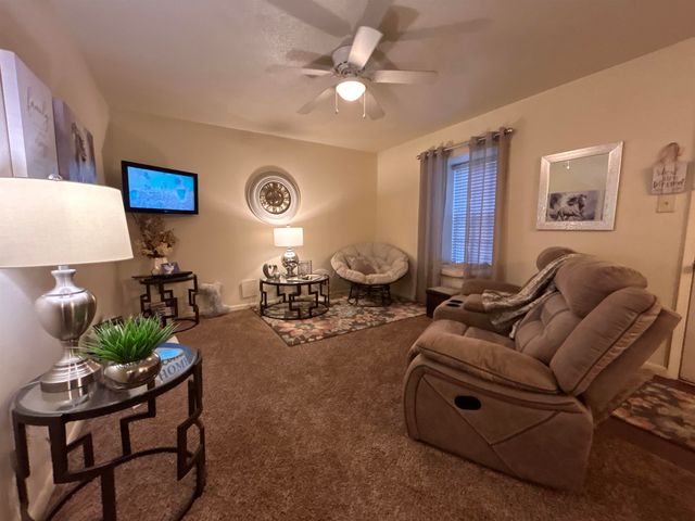 1610 N Seventh St APT 44, Longview, TX 75605