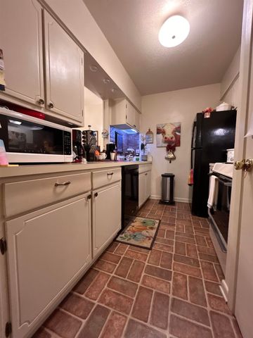 1610 N Seventh St APT 44, Longview, TX 75605