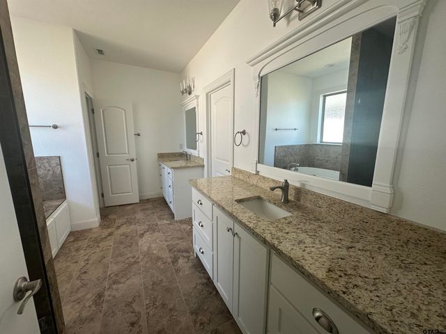 265 Heritage Way, Bullard, TX 75757