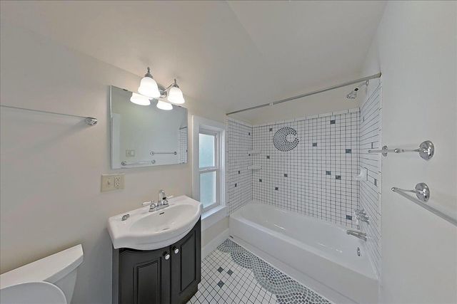 405 Rogers Street, Madison, WI 53703
