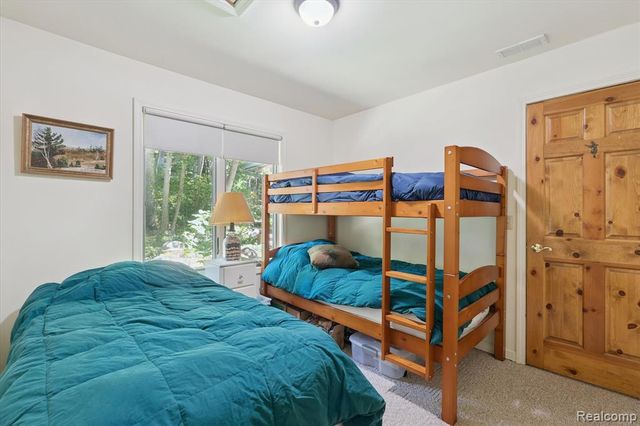 267 W Barnes Lake Road, Columbiaville, MI 48421