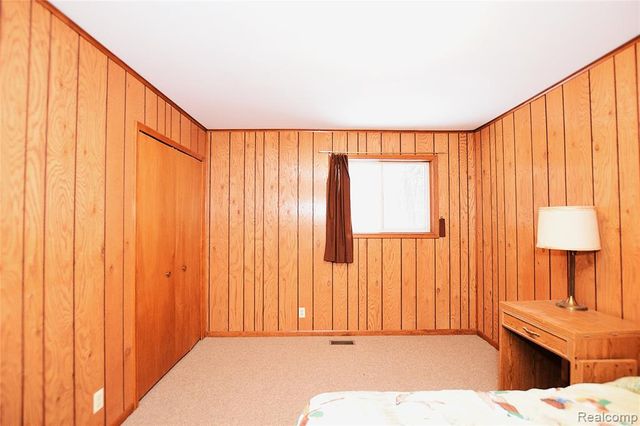 267 W Barnes Lake Road, Columbiaville, MI 48421