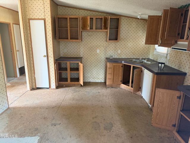 892 Stage Coach Trail, Bristol, TN 37620