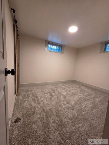 329 S Birch Avenue, Blackfoot, ID 83221