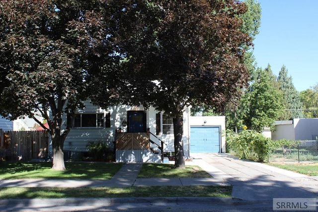 329 S Birch Avenue, Blackfoot, ID 83221