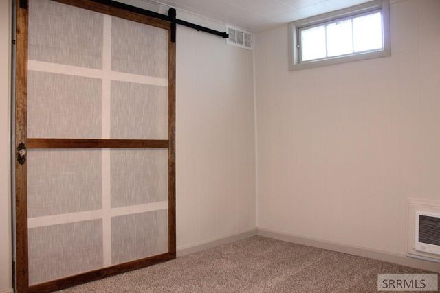 329 S Birch Avenue, Blackfoot, ID 83221