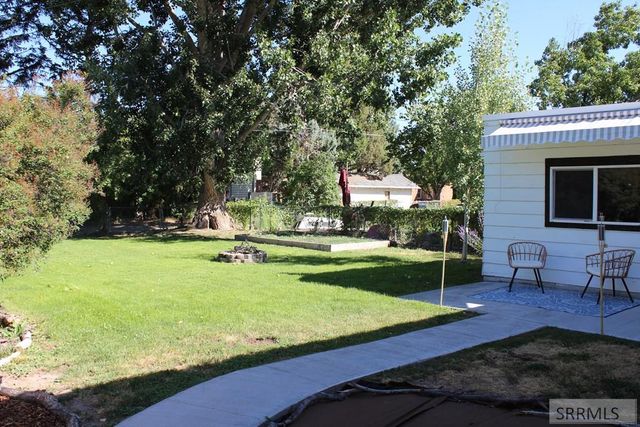 329 S Birch Avenue, Blackfoot, ID 83221