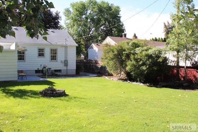 329 S Birch Avenue, Blackfoot, ID 83221