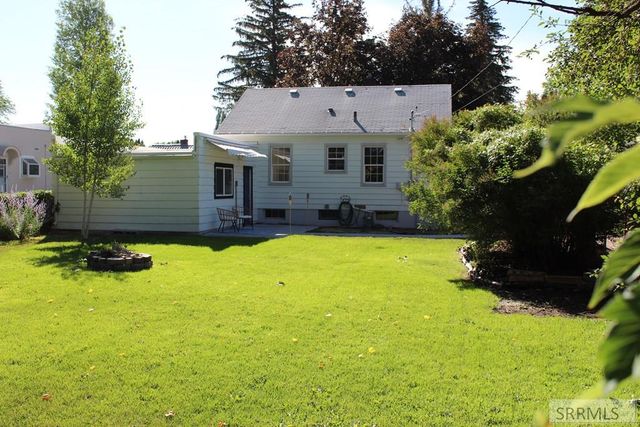 329 S Birch Avenue, Blackfoot, ID 83221