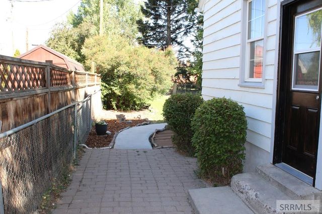 329 S Birch Avenue, Blackfoot, ID 83221