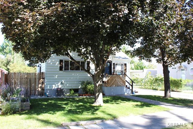 329 S Birch Avenue, Blackfoot, ID 83221