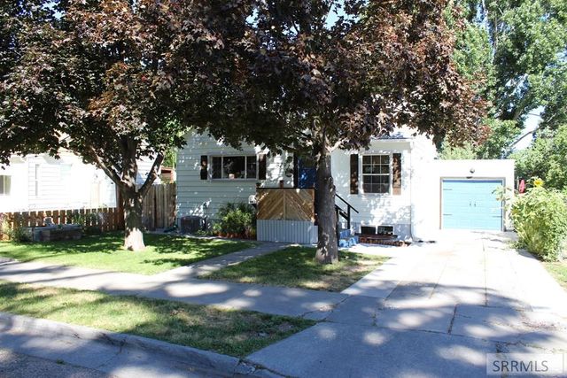 329 S Birch Avenue, Blackfoot, ID 83221