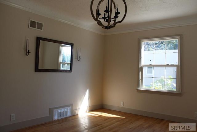 329 S Birch Avenue, Blackfoot, ID 83221