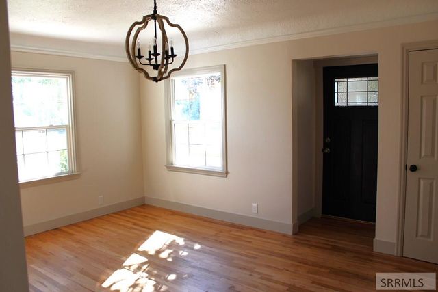 329 S Birch Avenue, Blackfoot, ID 83221