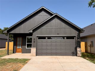 901 S Ayers Avenue, Fort Worth, TX 76103