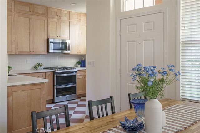 17 Oatfield Farm, Ladera Ranch, CA 92694