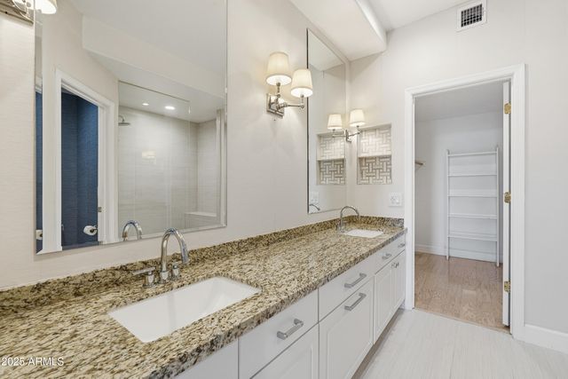 9034 W PORT ROYALE Lane, Peoria, AZ 85381