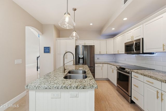 9034 W PORT ROYALE Lane, Peoria, AZ 85381